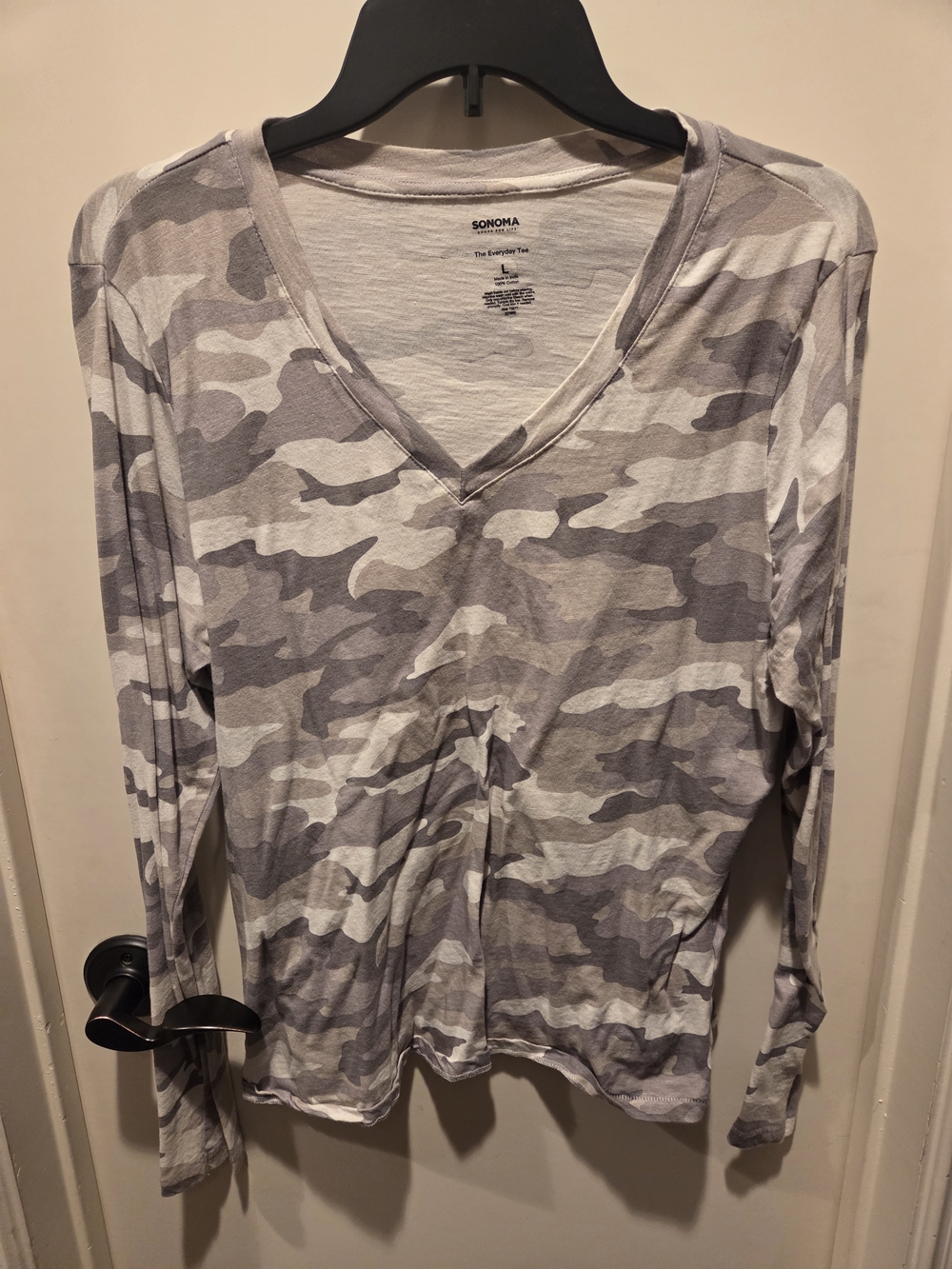 Sonoma Gray & White Camo V-Neck Long Sleeve Top